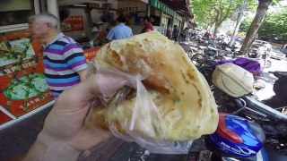 STREET FOOD SHOWDOWN - Jidan Bing 鸡蛋饼