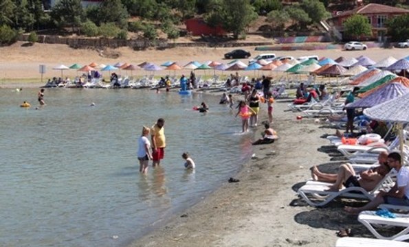 Doğunun Saklı Denizi Hazar Gölü Tatilcilerle Doldu Taştı