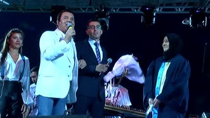 Mezuniyette Sürpriz Evlenme Teklifi