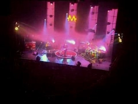 M sur scène Mathieu Chedid je dis corn flakes