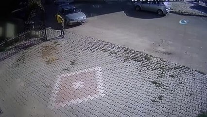 Motosiklet Hırsızı Güvenlik Kamerasında