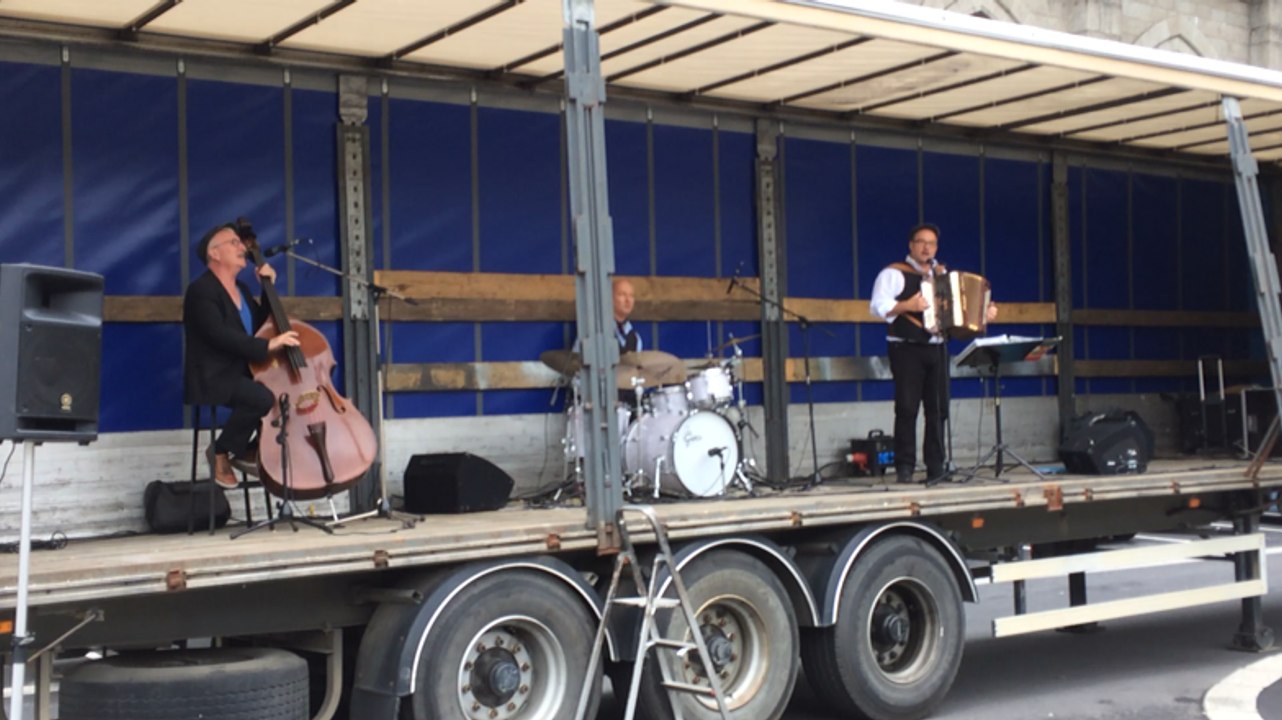 Le groupe Minor Swing Guinguette à la braderie