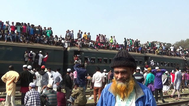 Overloaded Ijtema Special Train - 2017 / Most Risky Train journey in the World