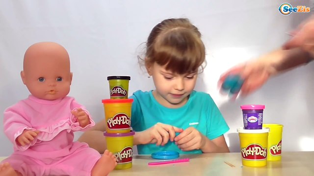 Ненуко и Поля лепят героев мультфильма Смешарики из Плей До. Крош и Ежик. Doll Nenuco ✔