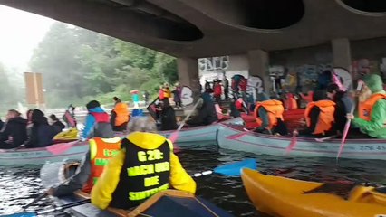 Climate Change Protesters Paddle Through Hamburg Ahead of G20 Summit