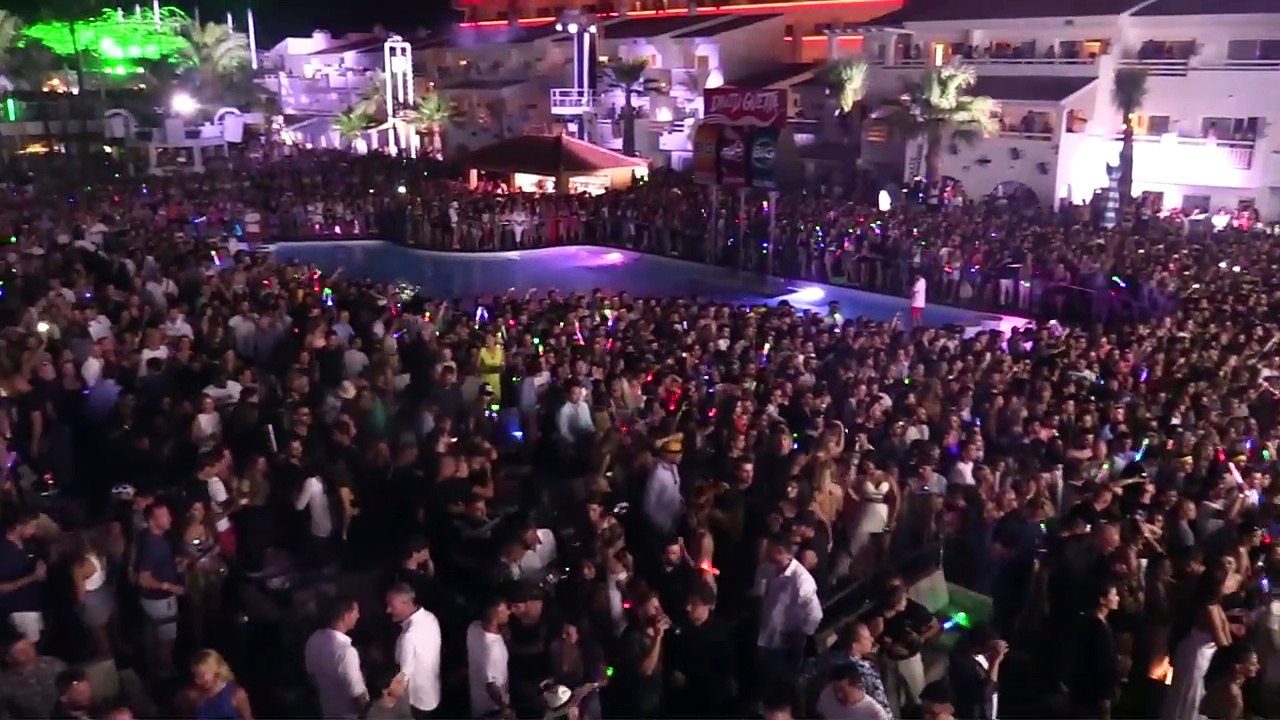 Bruno Mars vs. David Guetta - Versace On The Floor (Live from Ushuaïa Ibiza)