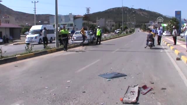 Yolcu Minibüsüyle Otomobil Çarpıştı: 7 Yaralı