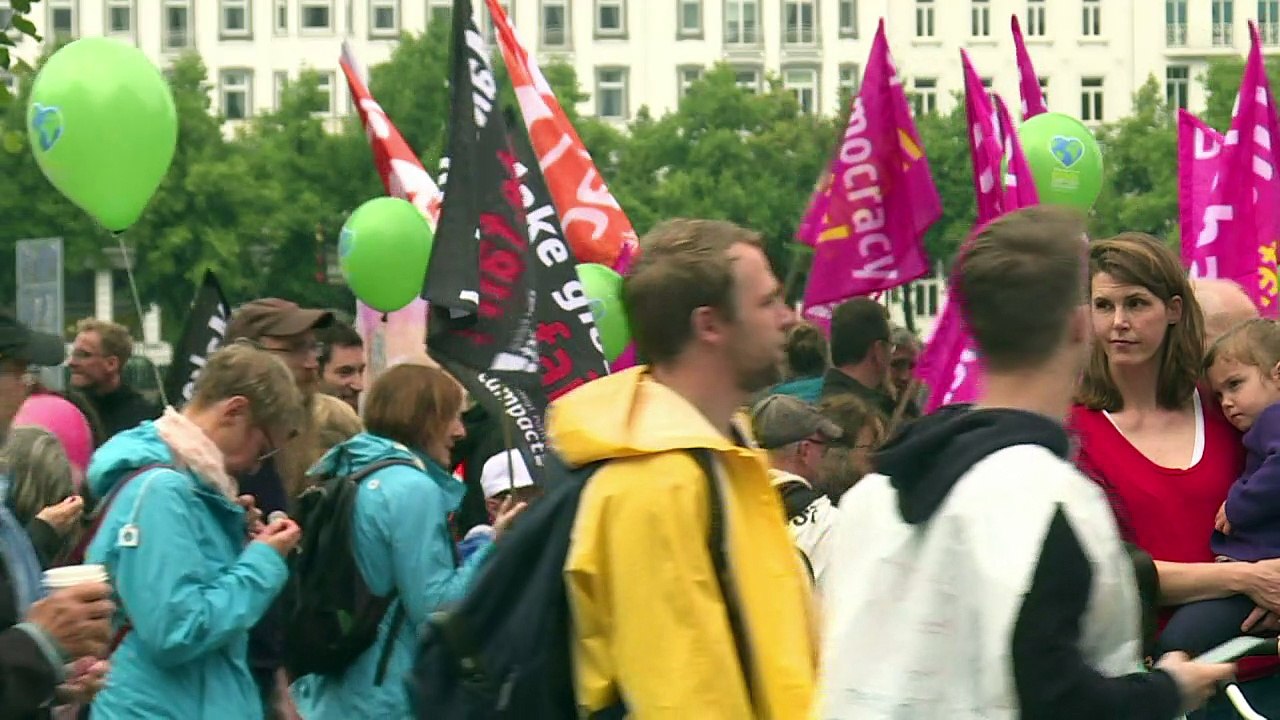 Erste g20-demonstration verläuft friedlich