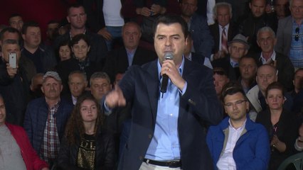 Descargar video: BASHA KTHEHET TEK ÇADRA, “KEMI MBESHTETJEN E SHBA, BETEJA KA HYRE NE FAZEN PERFUNDIMTARE” LAJM