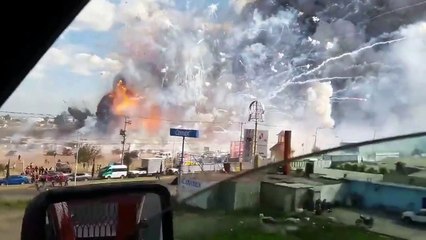 Пожар на рынке фейерверков в Мексике