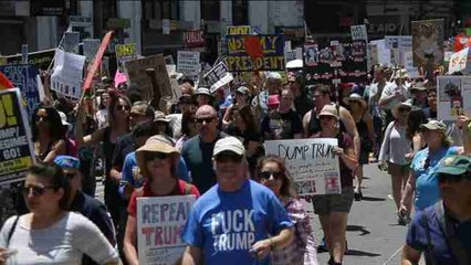 Decenas de marchas en EEUU piden la destitución de Trump