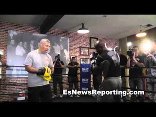 Floyd Mayweather vs. Timothy Bradley