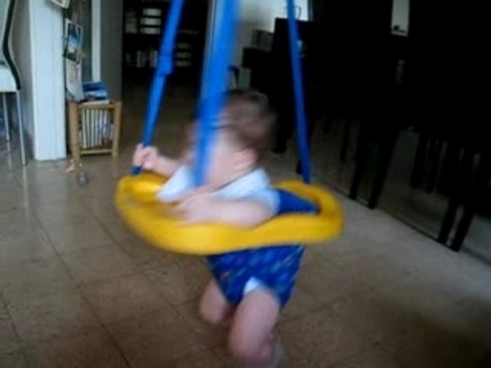 Andrew (7mois) et son "jumper"