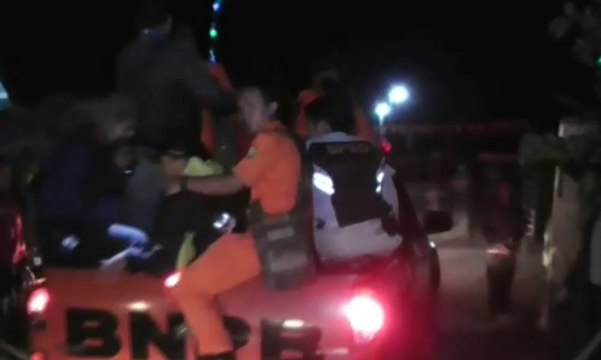 Proses Evakuasi Korban Heli Basarnas Masih Dilakukan