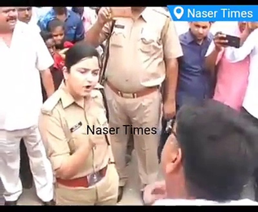 Watch Verbal Spat Between Lady Police Officer and BJP Leader in Bulandshahr