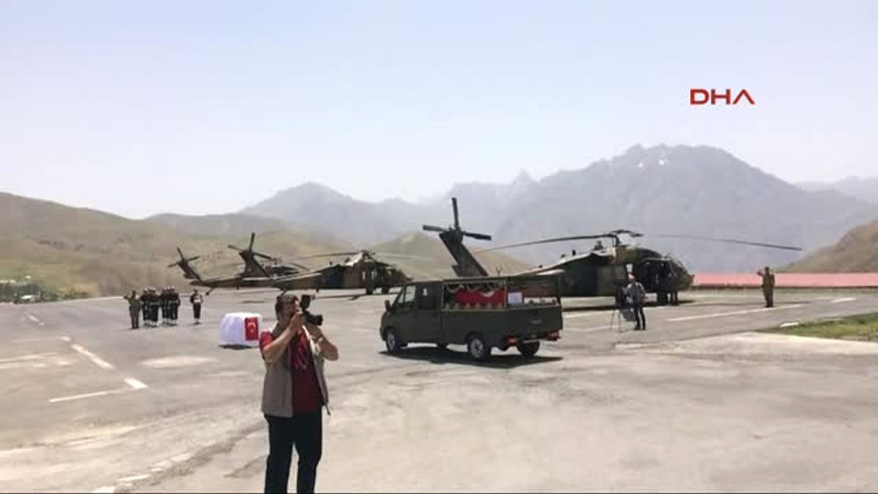 Hakkari Çukurca' da Şehit Olan Uzman Çavuş Oğuzhan Sezer Için Tören Düzenlendi