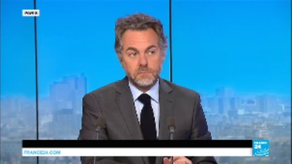 Macron devant le Congrès : "une façon de marquer son territoire"