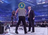 Le FBI clashe Donald Trump en parodiant sa vidéo de catch