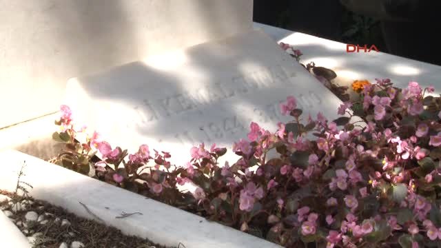 Kemal Sunal Mezarı Başında Anıldı