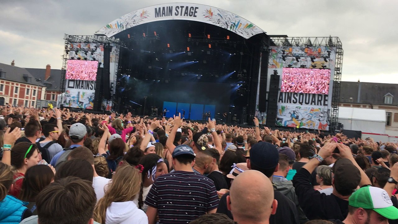 Jain @ Main Square 2017 Heads Up