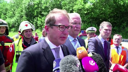 Entsetzen nach Busunfall mit 18 Toten auf der A9