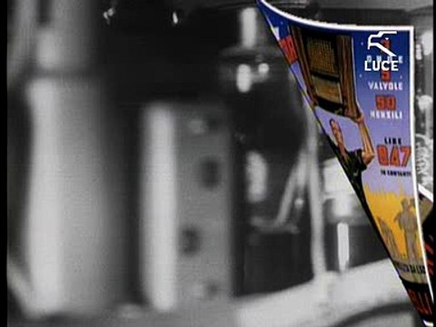 Istituto Luce - 1000 Lire Al Mese (Frammenti Italiani)..!!!