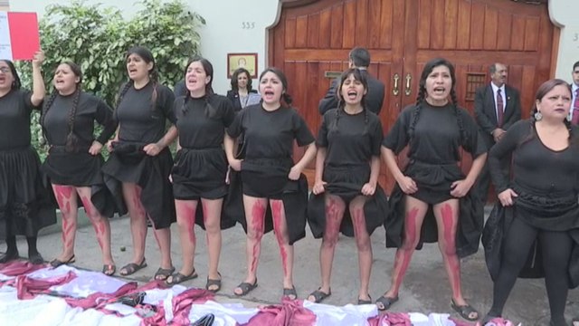 Víctimas de esterilizaciones forzadas en Perú protestan indulto a Fujimori