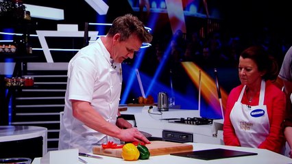 Gordon Ramsay Demonstrates How to Dice, Julienne & Baton Peppers