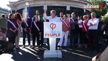 Place de la République, Mélenchon s'en prend au «monarque» Macron