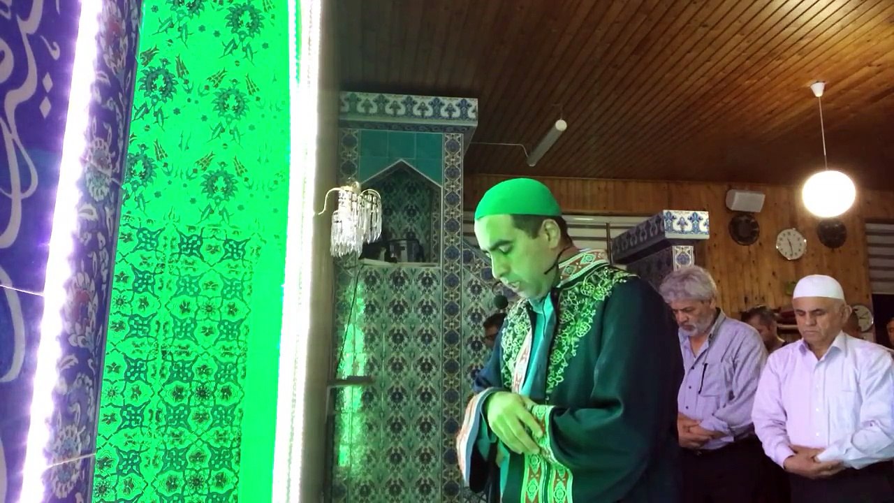 Kabe imami Seyh Mahir taklit. Kuran böyle okunur COK GÜZEL SES MÜTHIS KIRAAT Mutlaka dinleyin Hafiz Metin Demirtas. Müthis kiraat Kurani kerim. Müthis kiraat izle. yok böyle bir ses.Süper kiraat. Kabe imam Mahir taklidi.Farum Camii, Danimarka. 9-6-2017