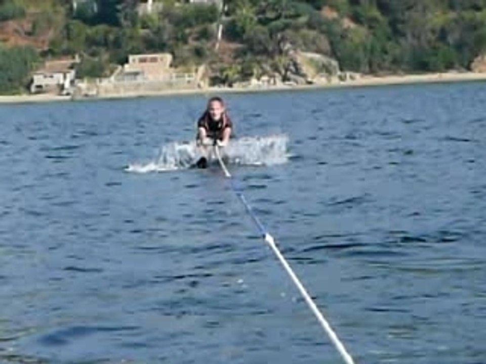 Mathilde en ski nautique