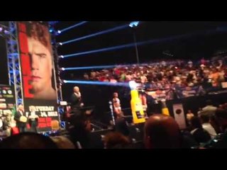 Floyd Mayweather Walks On Stage 20K Fans Go Wild - esnews boxing