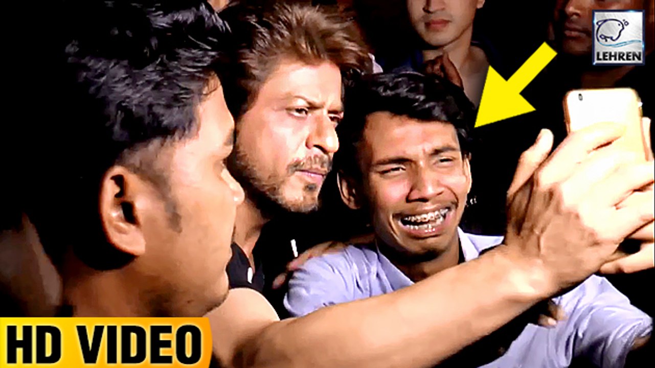 Crazy Shah Rukh Khan Fan CRYING And PLEADING To Take Selfie With Him