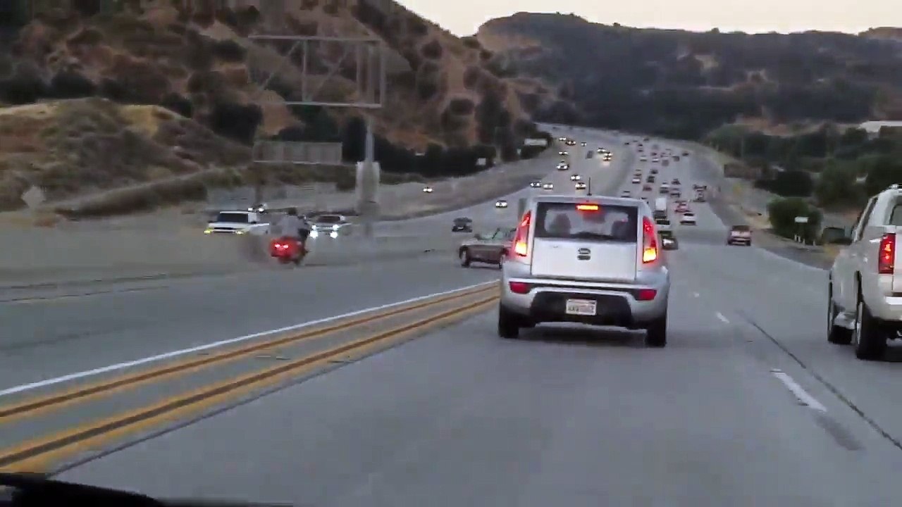 Motard provoque accident autoroute