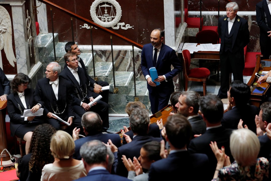 Cigarettes, vaccins, bac: Edouard Philippe présente des annonces concrètes