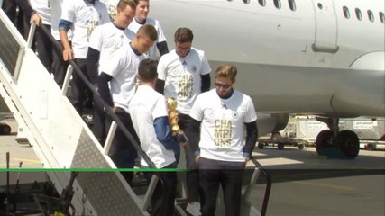 VIRAL: Confederations Cup: Jerman Pulang Membawa Trofi Piala Konfederasi