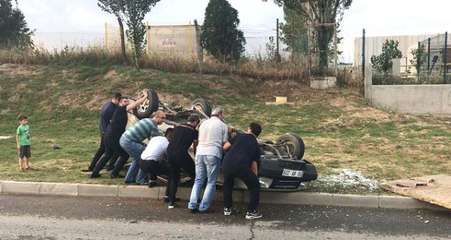 Aşırı Hız Sonucu Takla Atan Otomobili Kendi İmkanlarıyla Düzelttiler