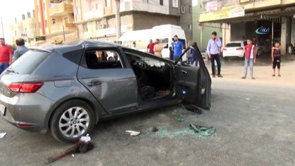 Kınaya Gidenlerin Bulunduğu Otomobile Kamyonet Çarptı:4 Yaralı