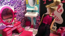 Y baño cuarto de baño burbuja muñeca en en tiempo Barbie barbie glam barbie kelly
