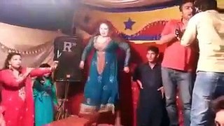 Hot Pakistani Mujra