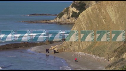 GJENDET NJE KUFOME MASHKULL NE PLAZHIN E ZVERNECIT - News, Lajme - Kanali 12