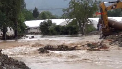 Yalova'da Aşırı Yağışlar Sele Neden Oldu