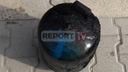 Скачать видео: Report TV - Vlorë, shpërthen bombola e gazit në një shtëpi, s'ka të lënduar