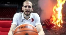 Galatasaraylı Taraftarlar, Fenerbahçe'ye Giden Sinan Güler'in Formasını Yaktı