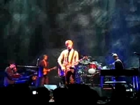 Crowded House - Don't dream it's over