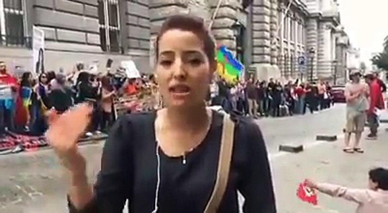 بالفيديو.. ريفية غلبتها دموعها وهي تتحدث عن ما يتعرض له أبناء الريف