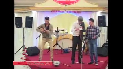 Grupi i te rinjve - Humor