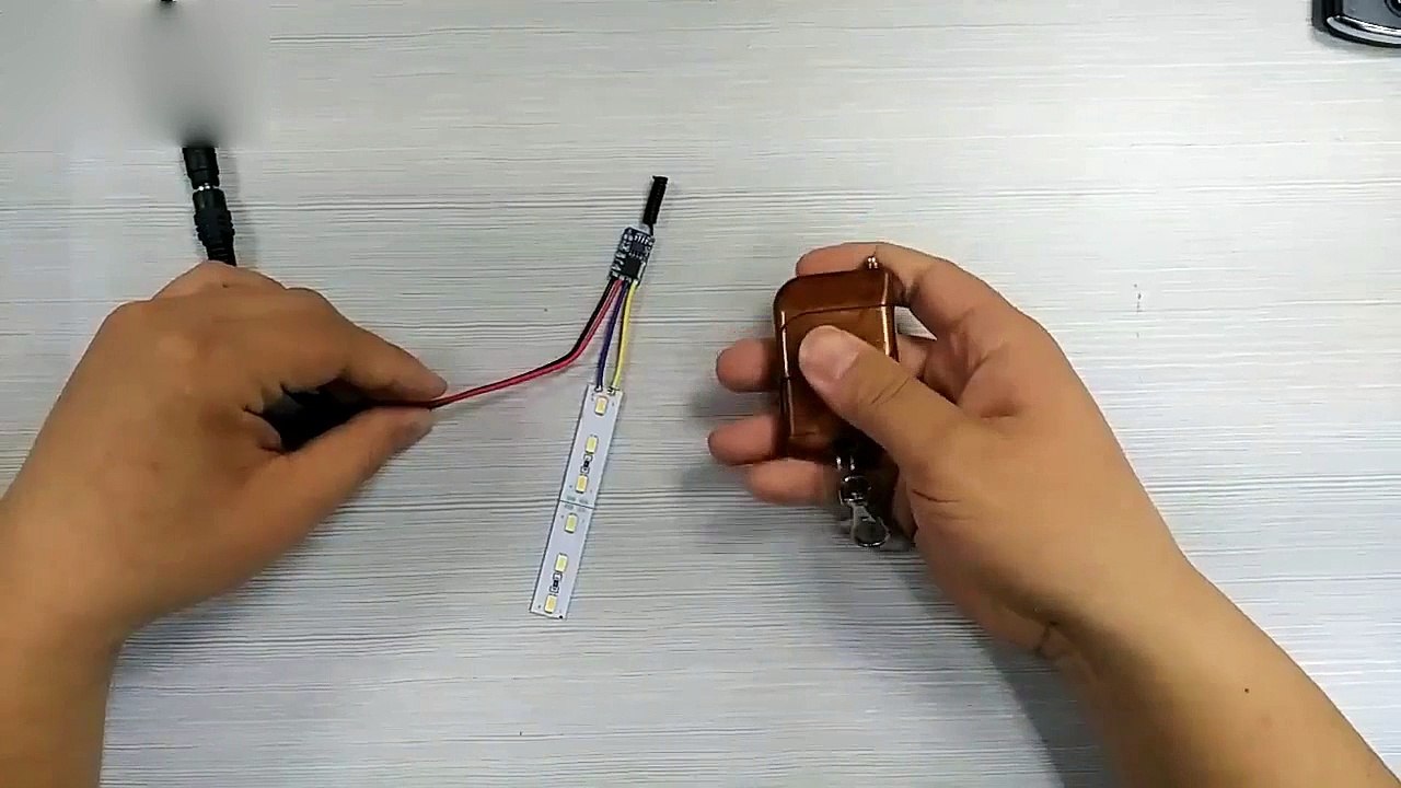 Mini Schalter DC12V 24V mit Fernbedienung Modellbau DIY Nachrüsten Funksysteme, Funksteuerempfänger, Funksteuersender