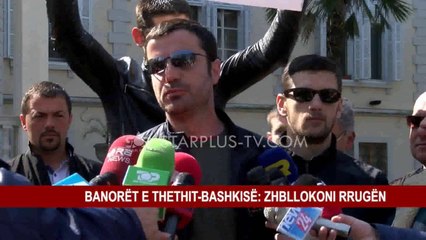 BANORËT E THETHIT PROTESTË PËRPARA BASHKISË