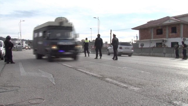 Grabitja në Rinas, arrestohen dy të dyshuar